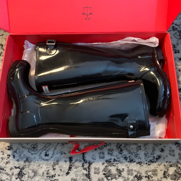 NWT HUNTER Adjustable Back Gloss Waterproof Rain Boot (Women) - Picture 2 of 9